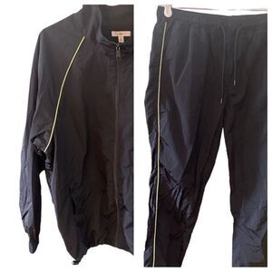 Tracksuit - 2 pieces! Women’s BP Tracksuit with lots of pockets!